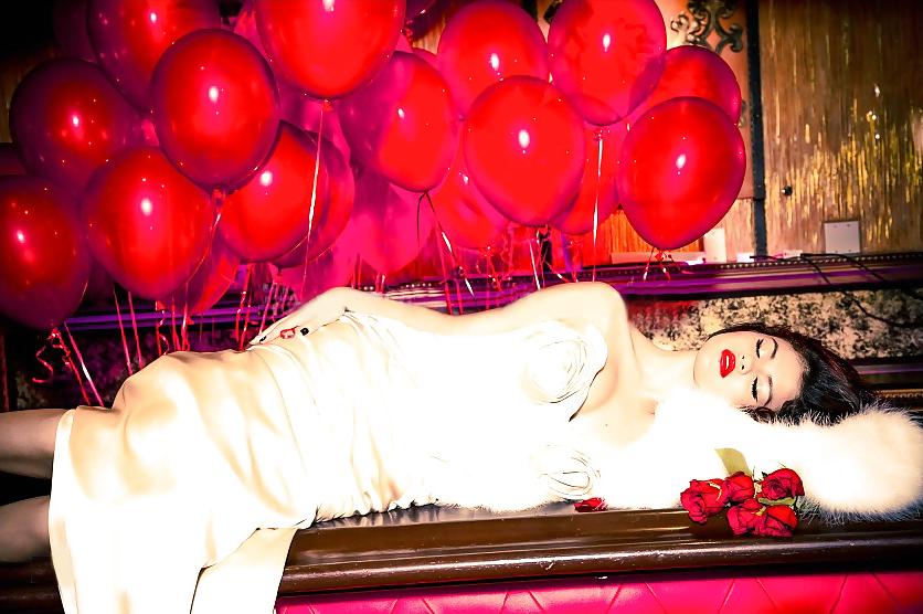 19P Selena Gomez Glamour Photoshoot Sexy!!