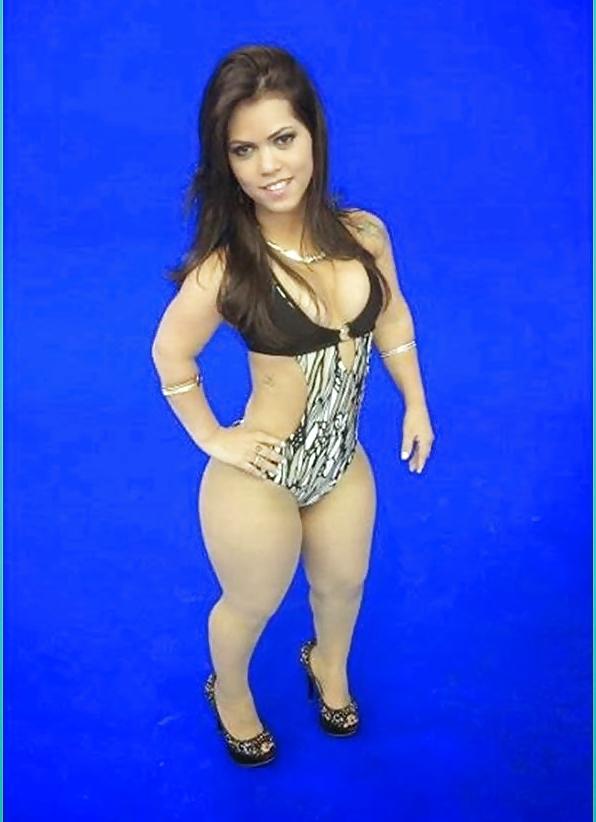 9P Sexy Brazilian Midget - Karina Lemos