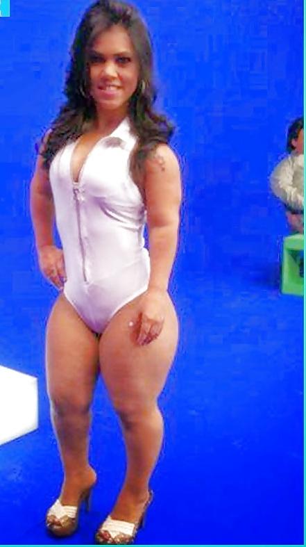 9P Sexy Brazilian Midget - Karina Lemos