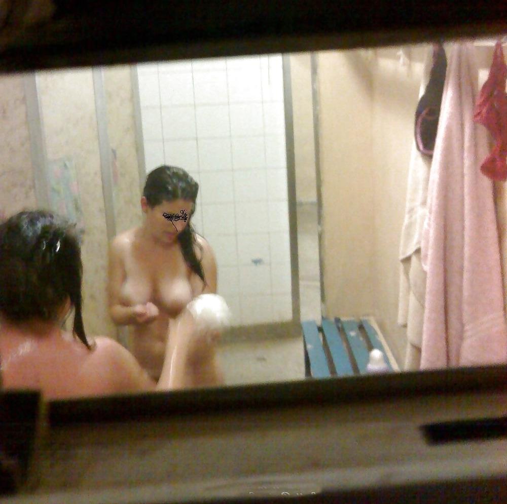 9P Israeli Army Girls - Shower Voyeur - 16.02.10