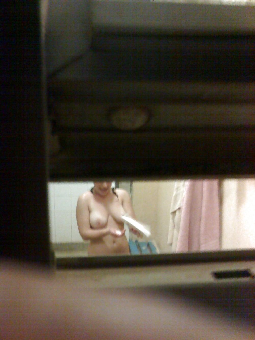 9P Israeli Army Girls - Shower Voyeur - 16.02.10