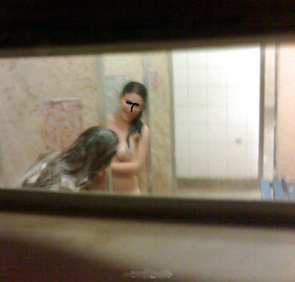 9P Israeli Army Girls - Shower Voyeur - 16.02.10