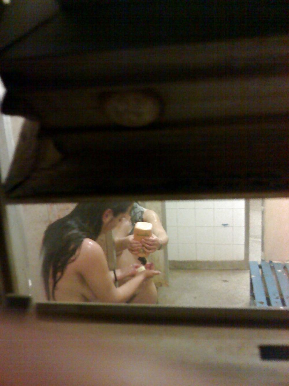 9P Israeli Army Girls - Shower Voyeur - 16.02.10