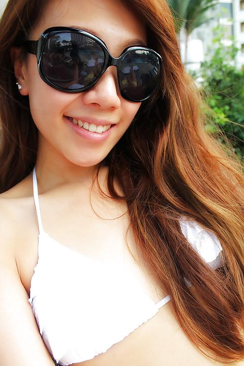 22P Cute Chinese Chick (non-nude)