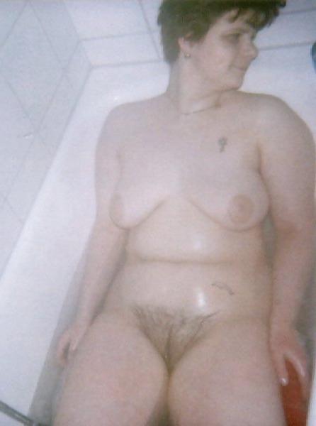 5P Bathing Wife