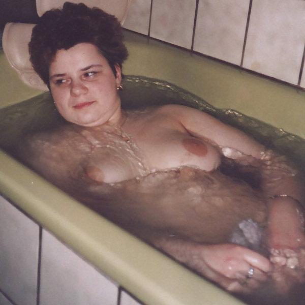 5P Bathing Wife