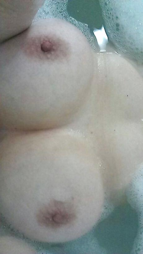 15P Private photos from bored housewife