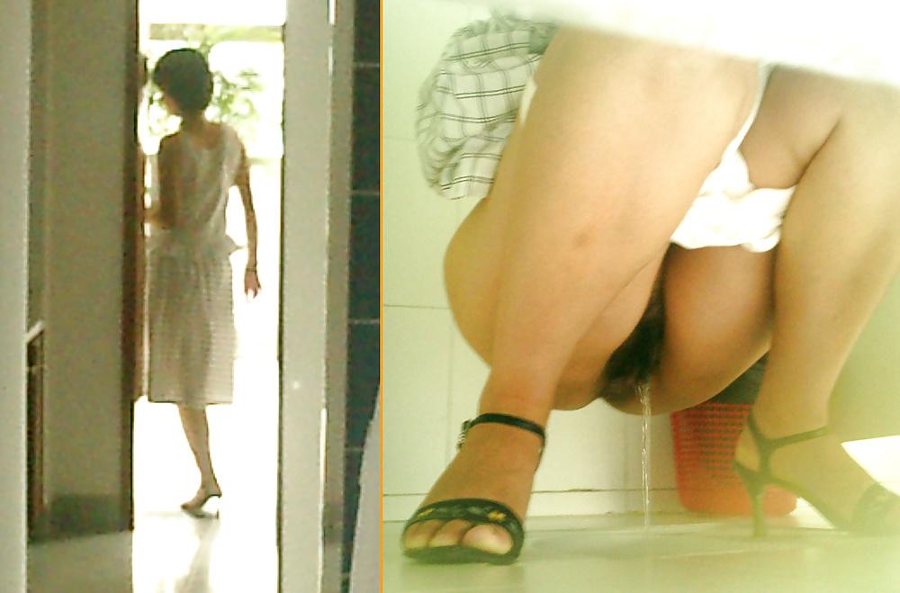 22P Chinese public voyeur