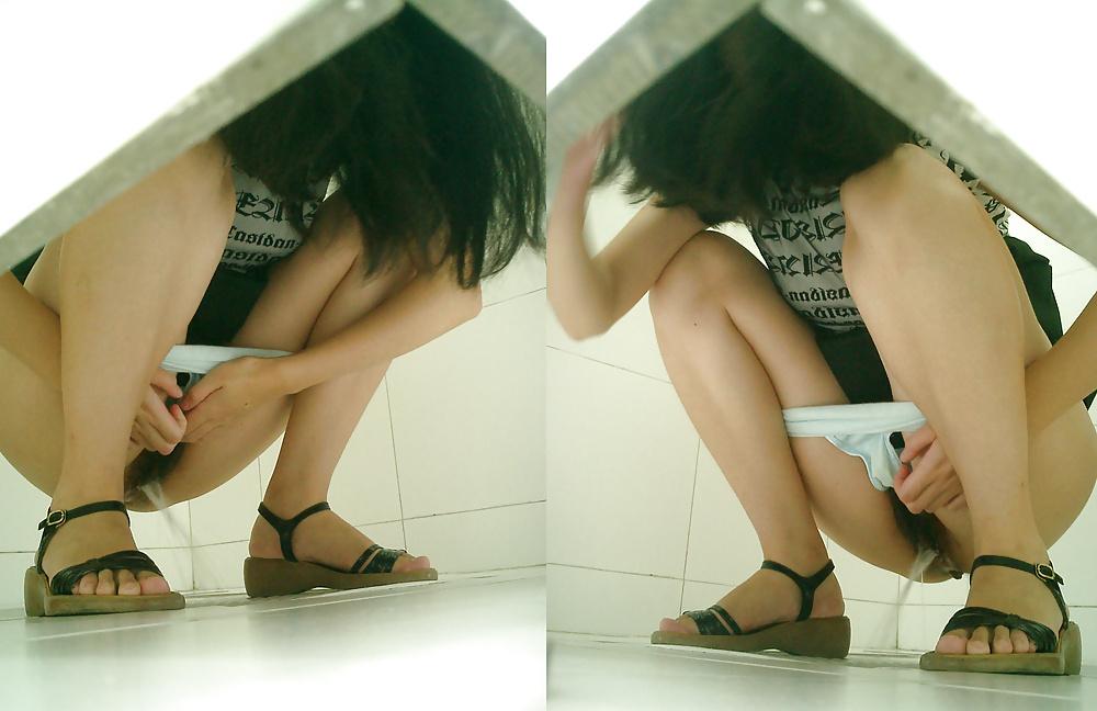 22P Chinese public voyeur
