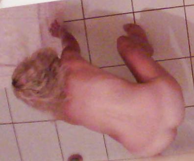 19P Hidden cam - Mature in bathroom 2