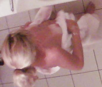 19P Hidden cam - Mature in bathroom 2