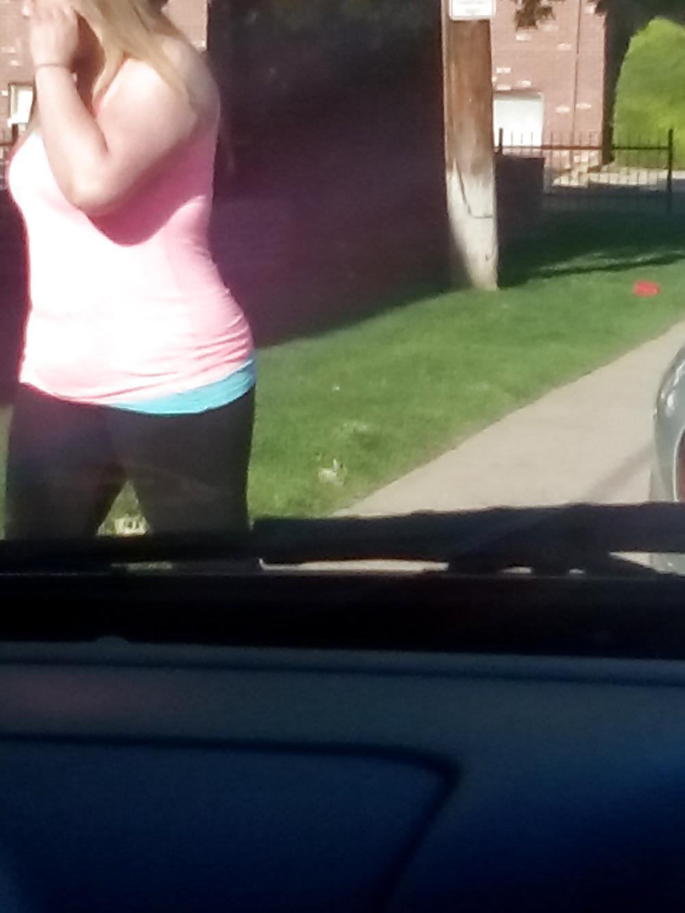 17P Thick blonde leggings