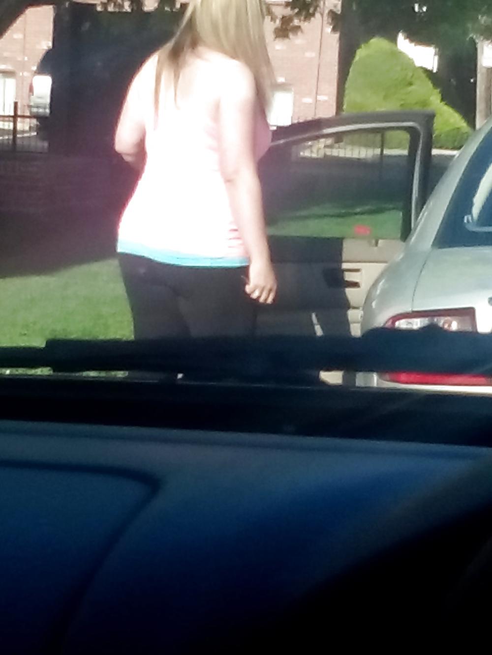 17P Thick blonde leggings