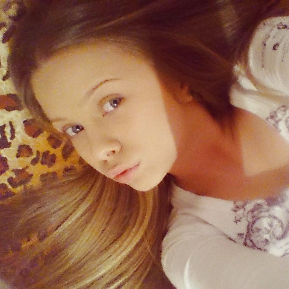 22P Teen bimbo fucktoy