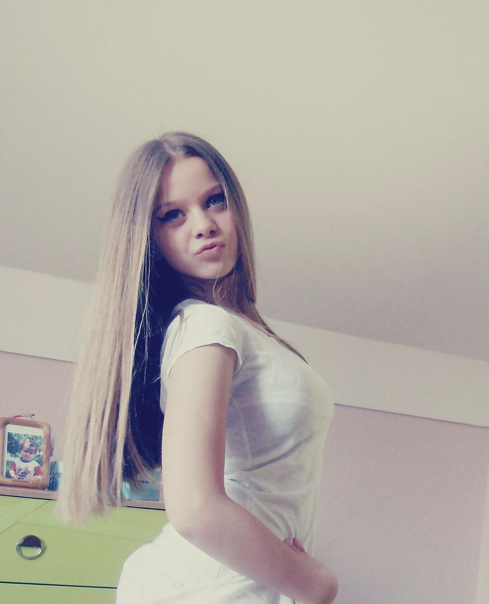 22P Teen bimbo fucktoy