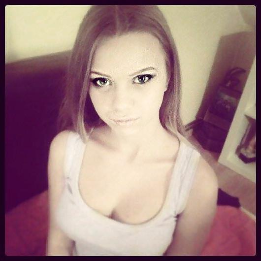 22P Teen bimbo fucktoy