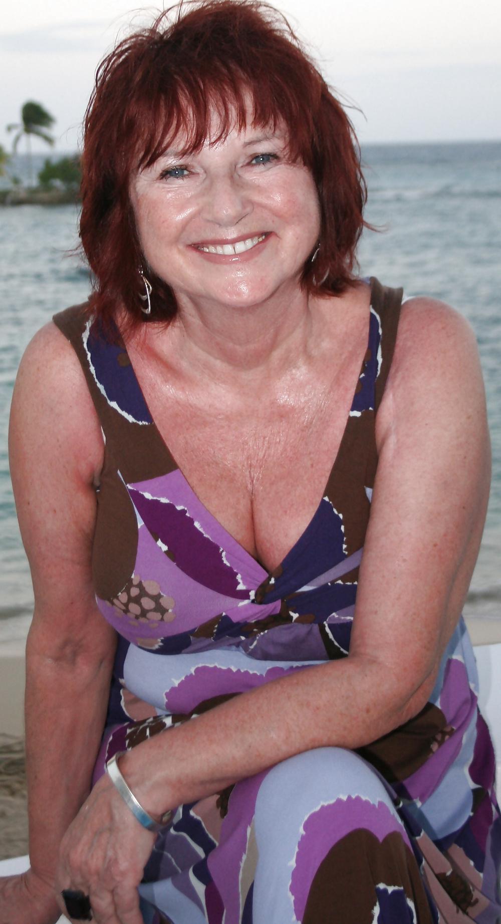 9P Curvy Mature Wife relaxing #2