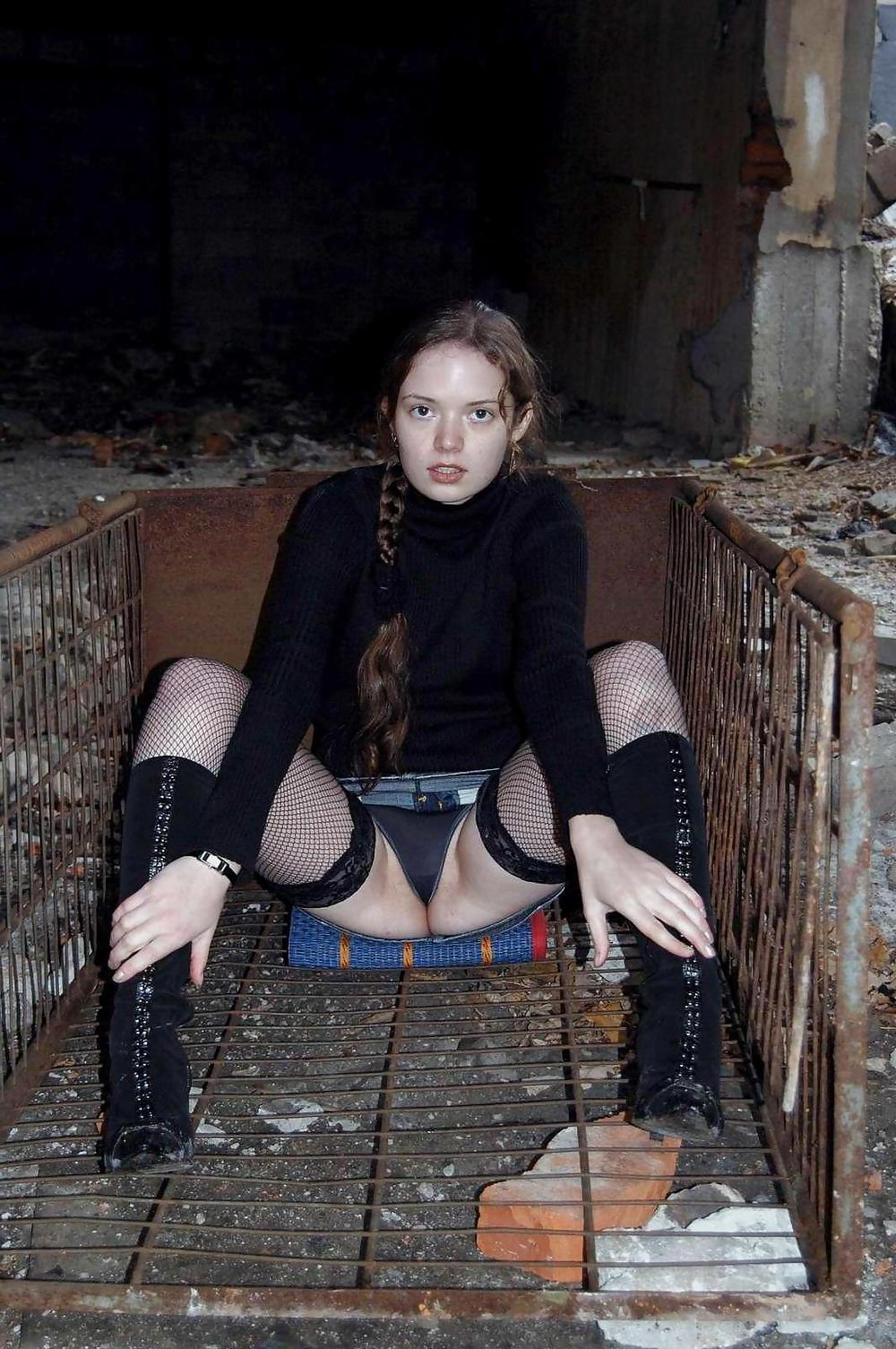25P Hotlegs-miniskirt babe19