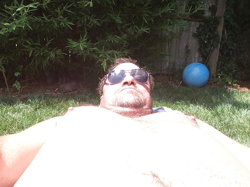 8P SUN BATHING