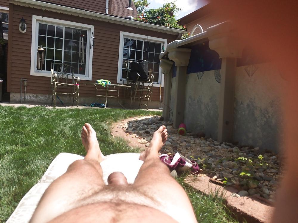 8P SUN BATHING