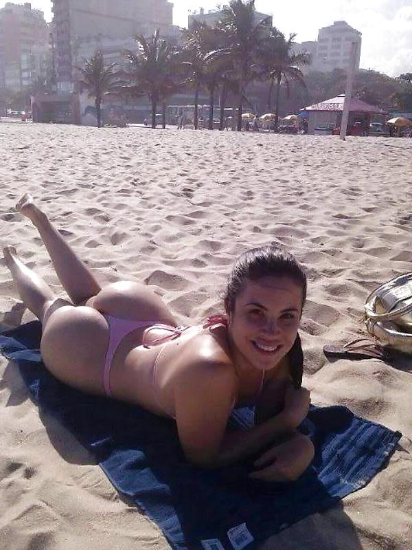 25P 25 Brazilian women wearing bikini!