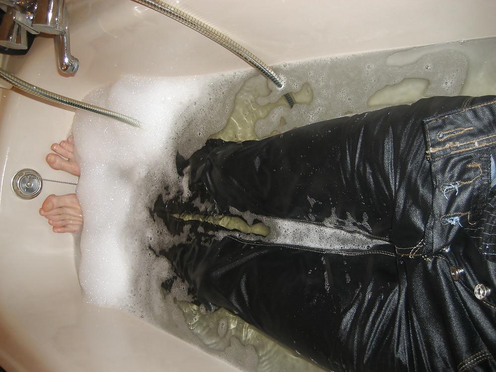 25P Baden mit Jeans