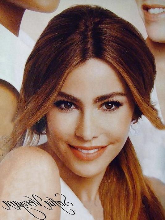 16P Sofia Vergara Get's a Man Milk Facial