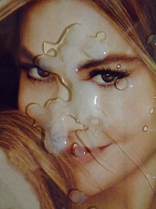 16P Sofia Vergara Get's a Man Milk Facial