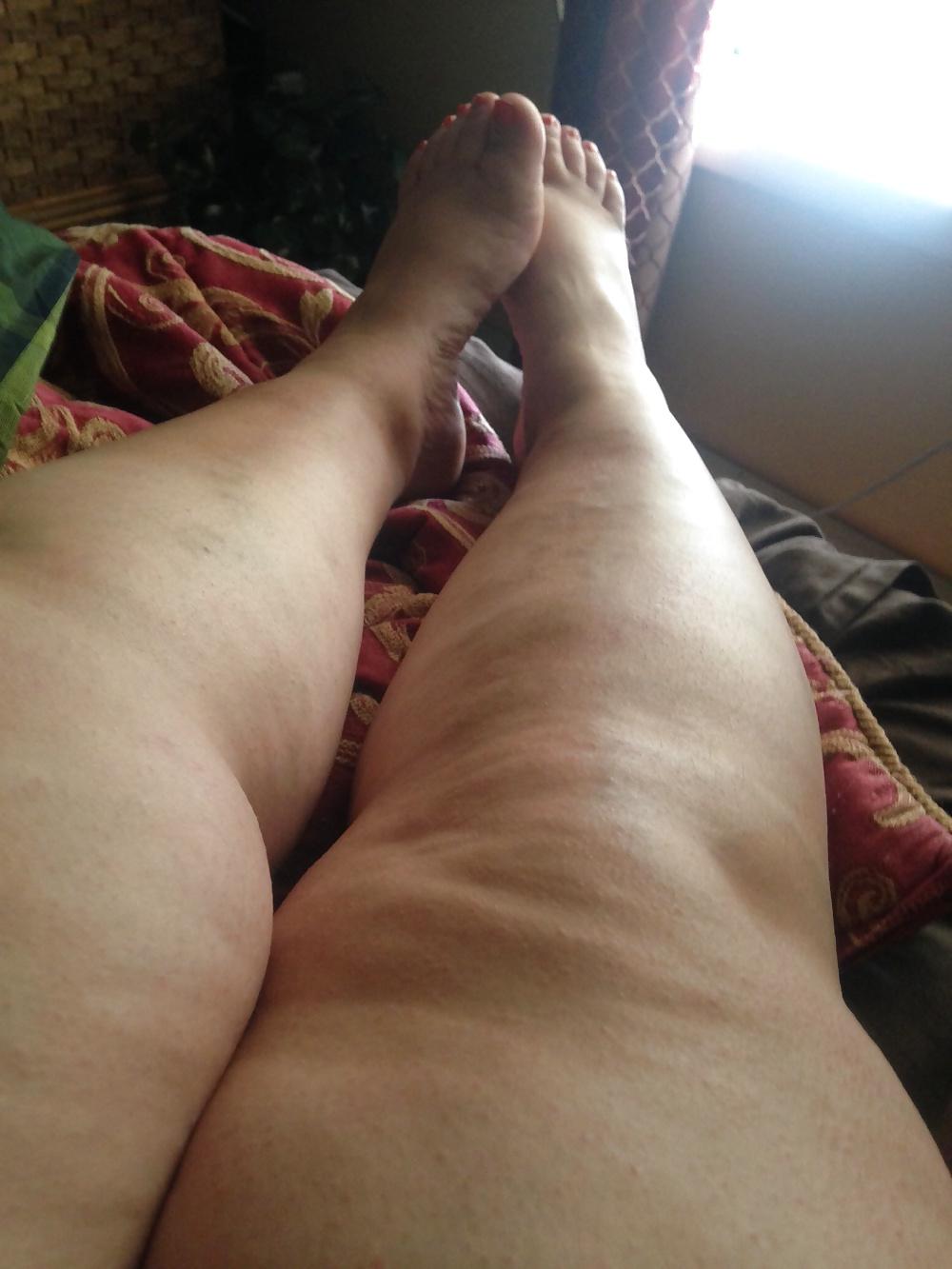 4P Wifey's Sexy Thick Legs And Hairy Pussy