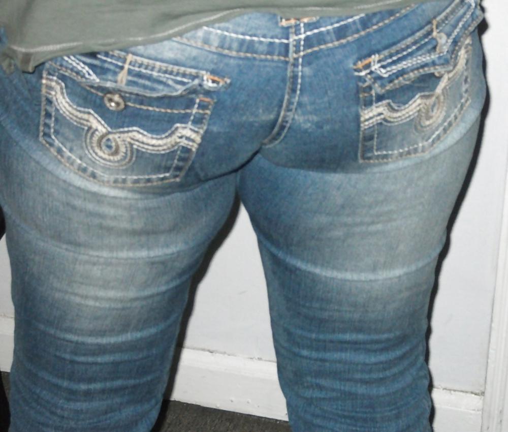 9P Ass in jeans