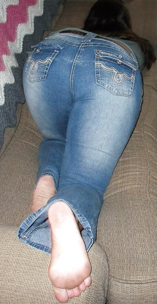 9P Ass in jeans