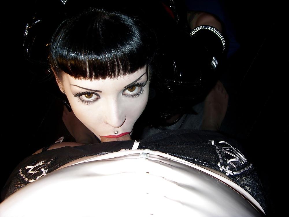 25P Mistress Cherrylips