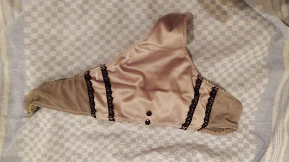 12P Wifes thong