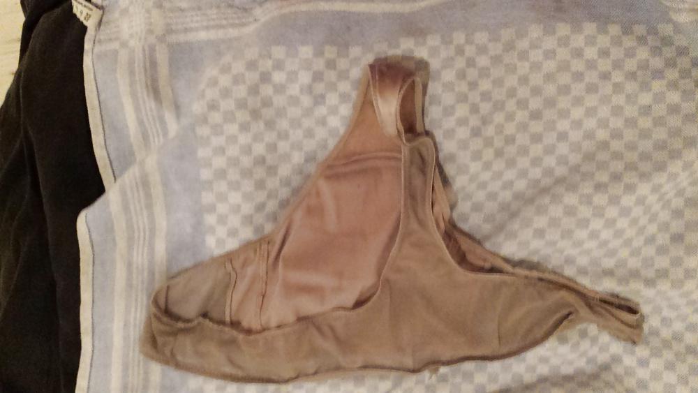 12P Wifes thong