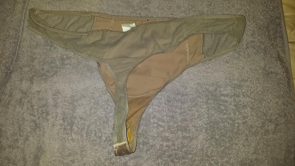 12P Wifes thong