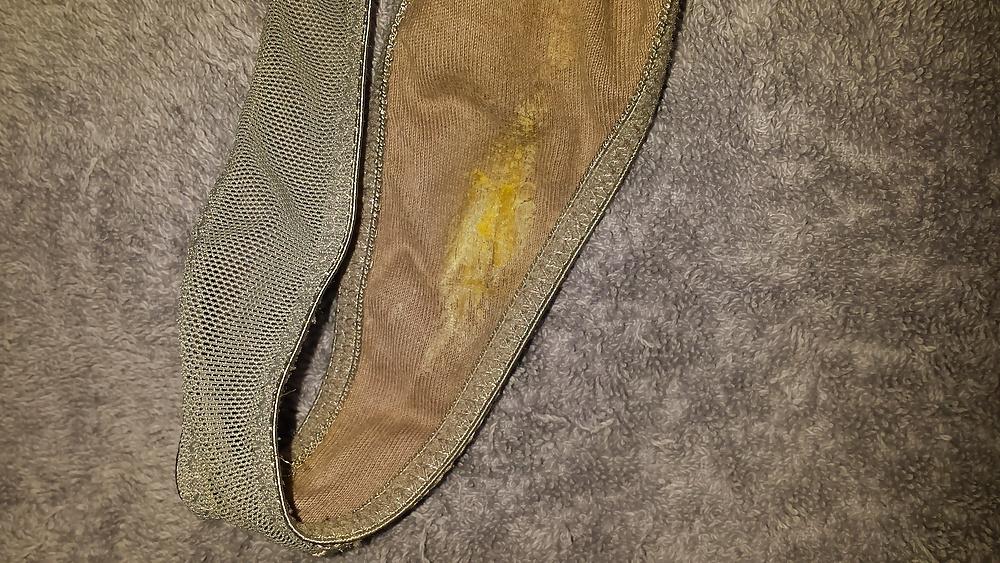 12P Wifes thong