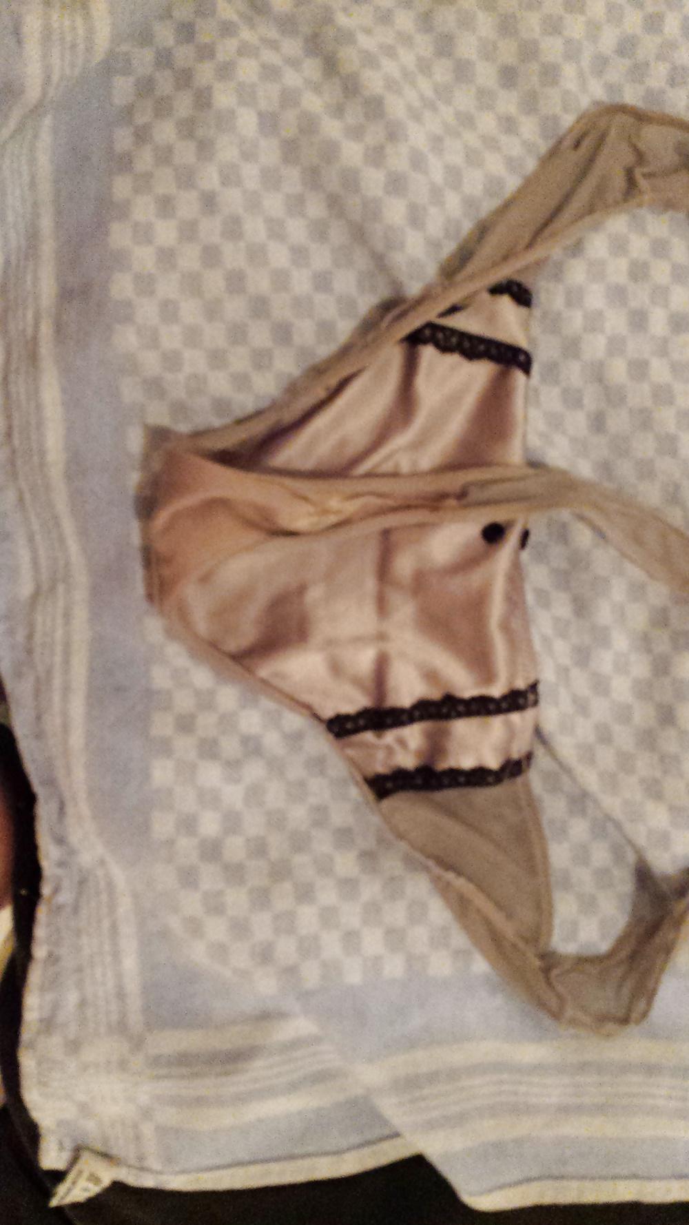 12P Wifes thong
