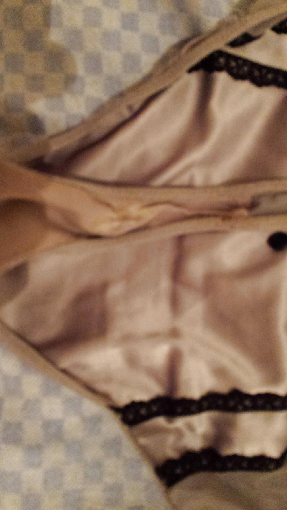 12P Wifes thong