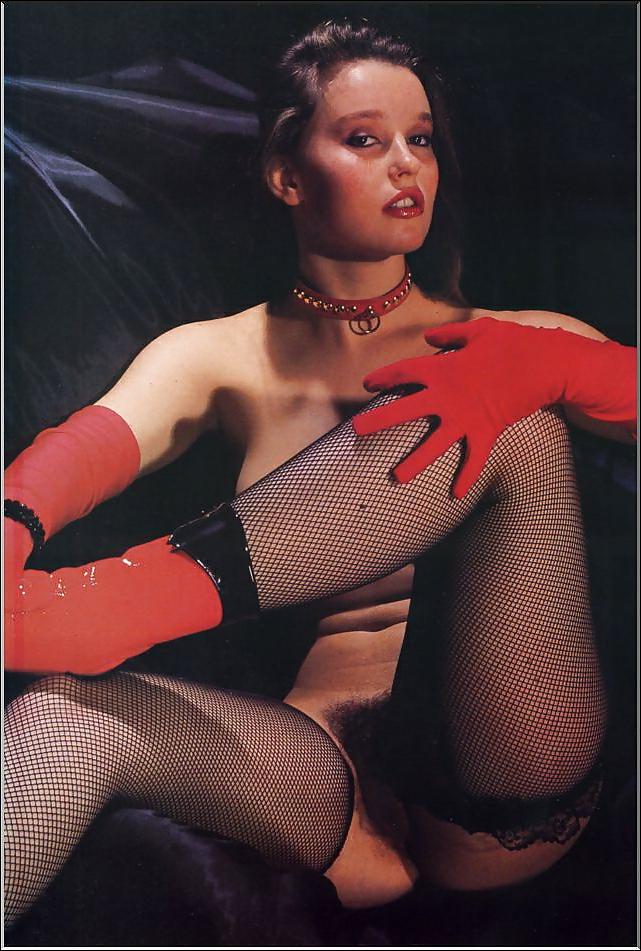 25P 80s glamour gloves