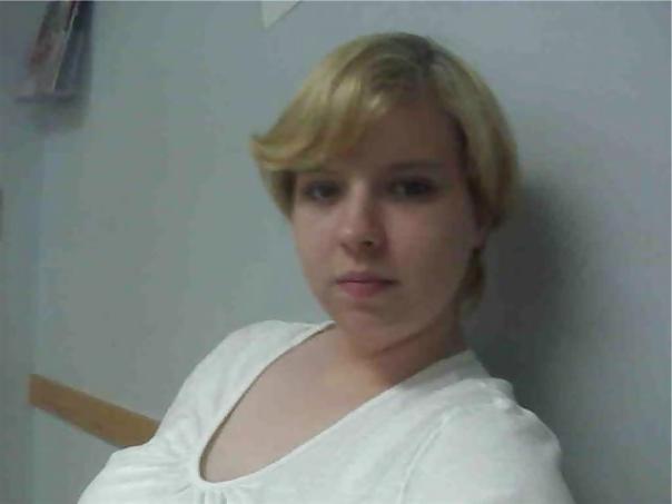 6P Chubby short-haired pleasing herself with dildo