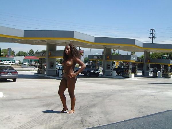 22P Naked and tied up on the streets of L.A.
