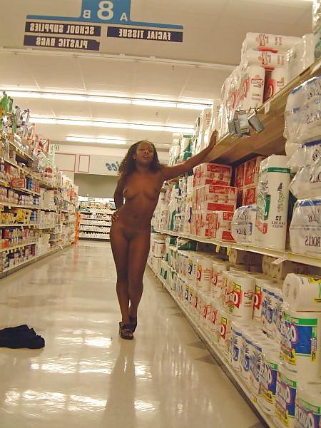 22P Naked and tied up on the streets of L.A.
