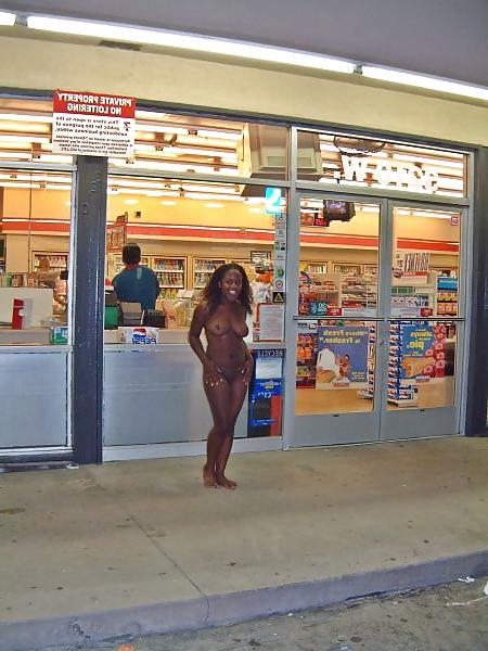 22P Naked and tied up on the streets of L.A.