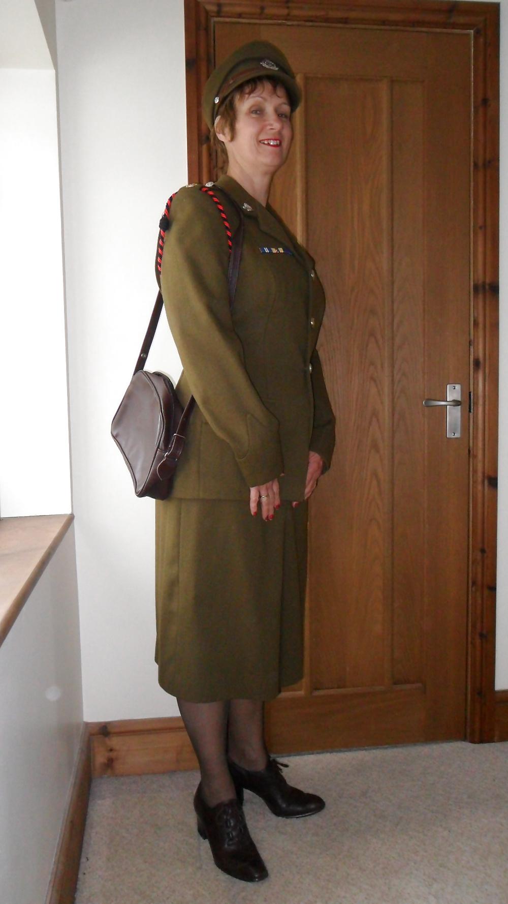 18P Army spread, with spread leggies