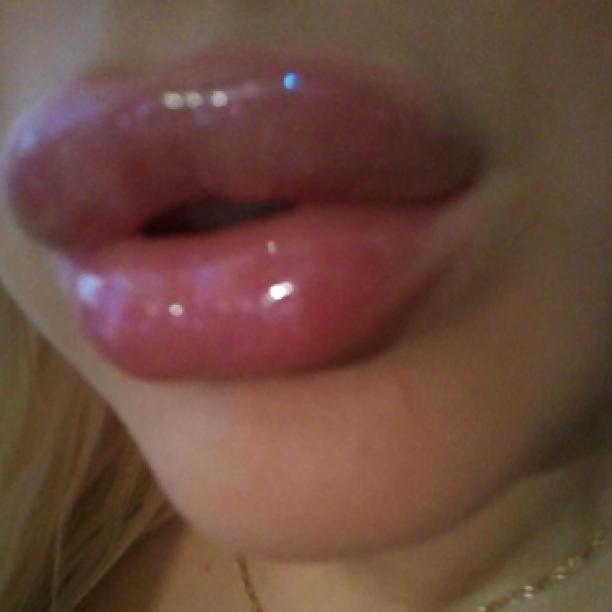 16P Bimbo cocksucking lips