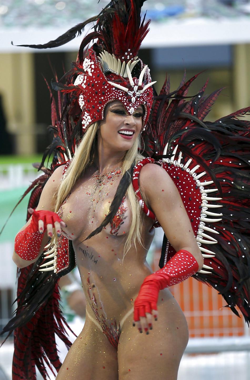 23P Sexy Brazilian Carnaval Pics