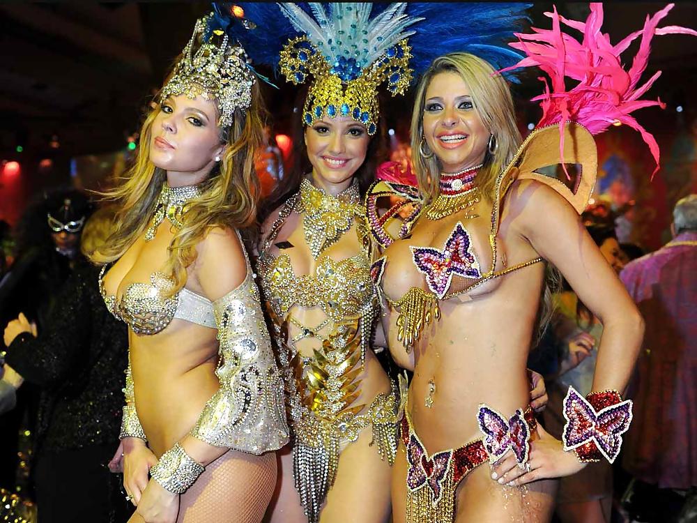 23P Sexy Brazilian Carnaval Pics