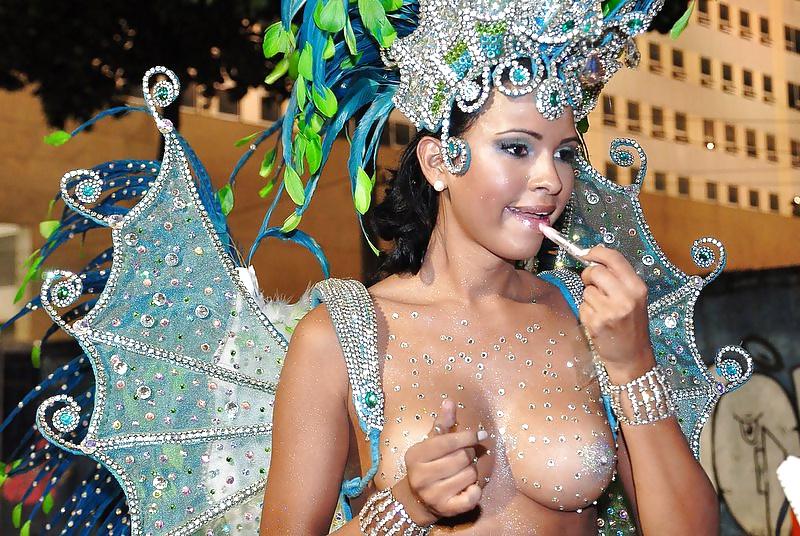 23P Sexy Brazilian Carnaval Pics