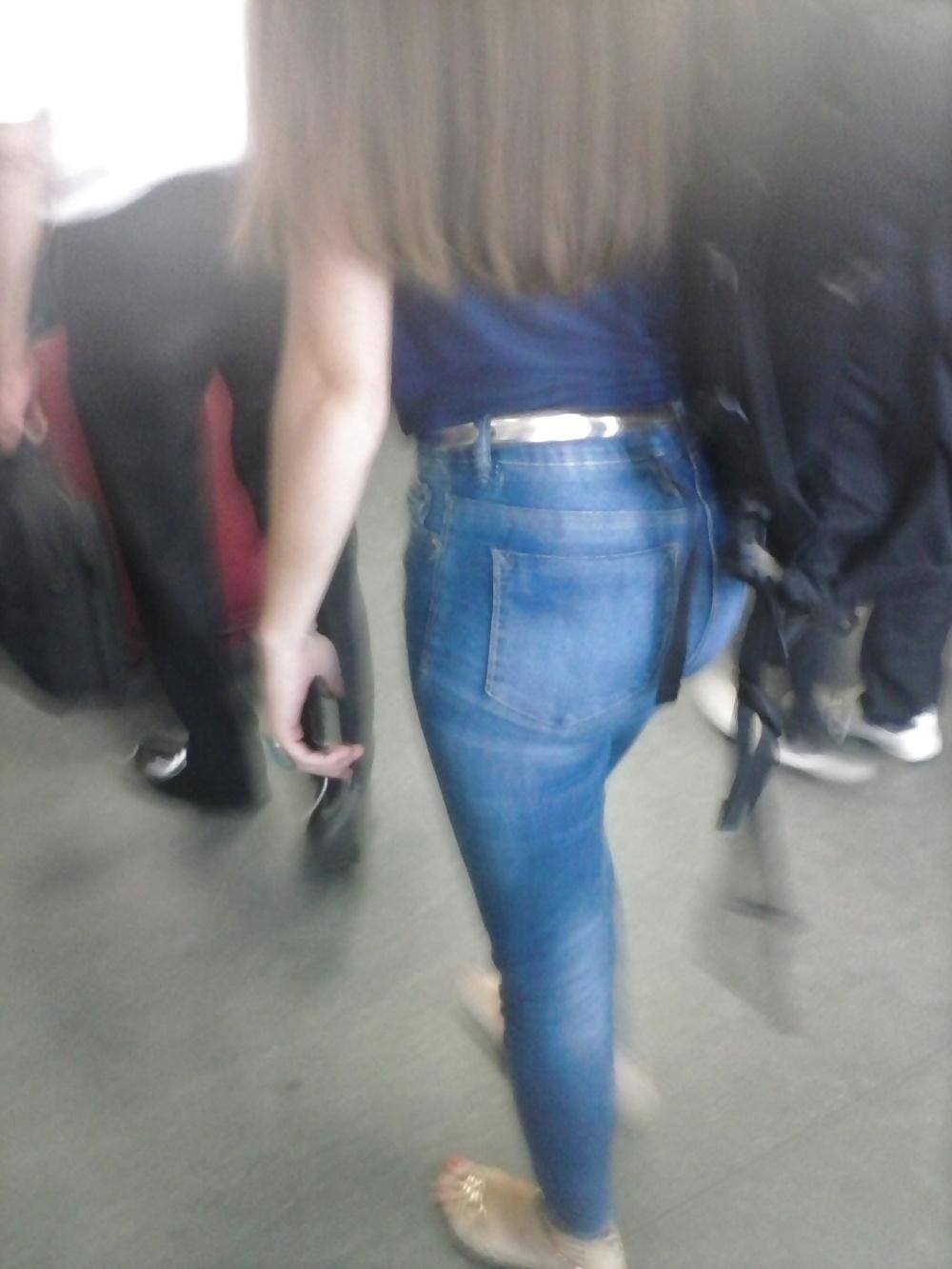 4P Hot Older Milf Tight Jeans Candid