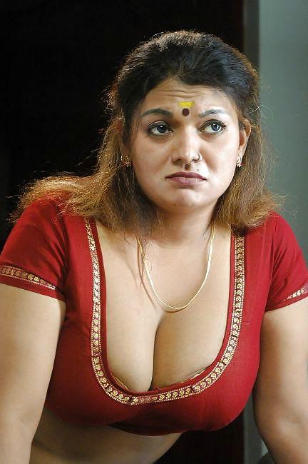 14P ACTRESS GLAMOUR STILLS